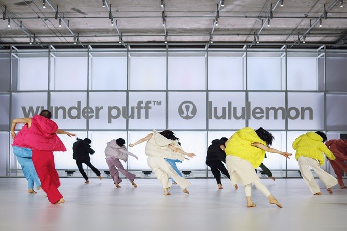 lululemonƷ�ƴ�ʹ�������"wunder puff ��̬�糡" ��������糡��ͬڹ�Ͷ��ն�ʷ��